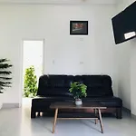Local White House - Ecofriendly Homestay