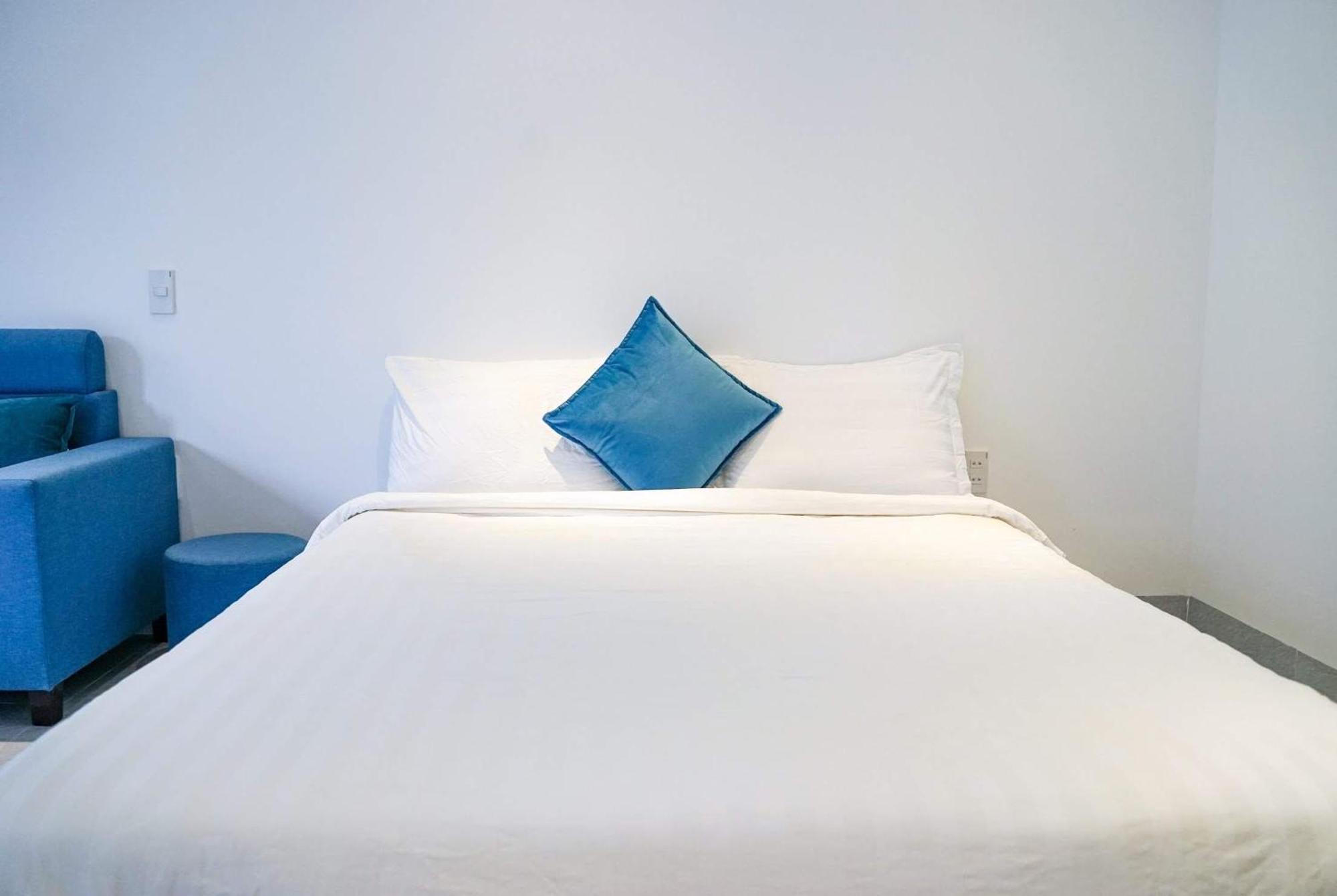Local White House - Ecofriendly Homestay Apartment