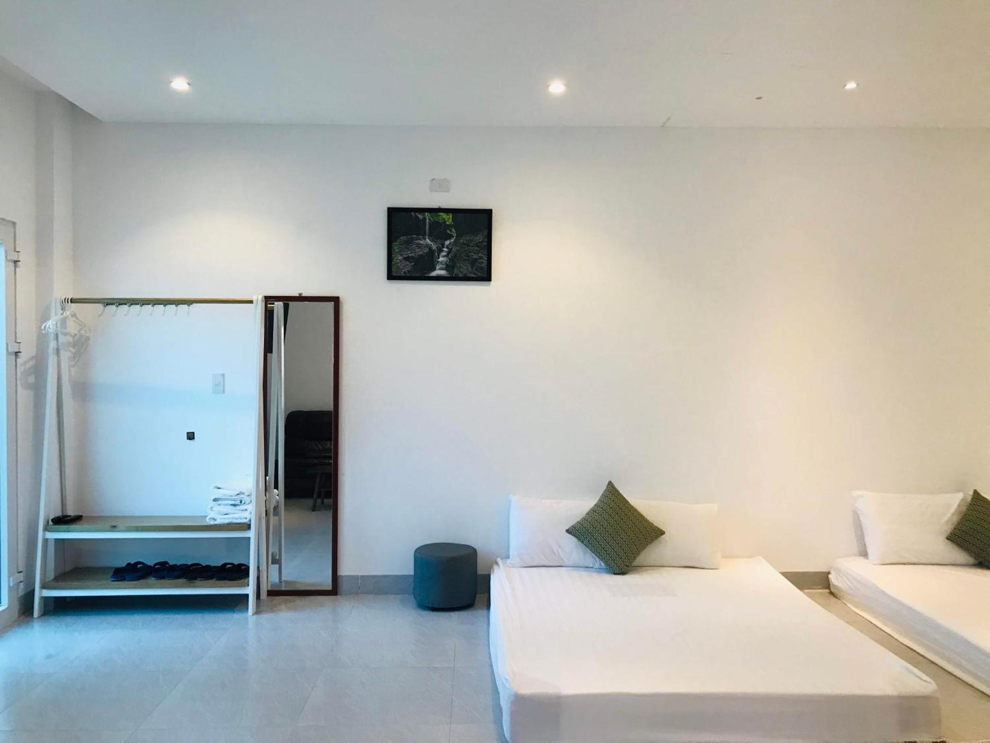 Local White House - Ecofriendly Homestay * Da Nang