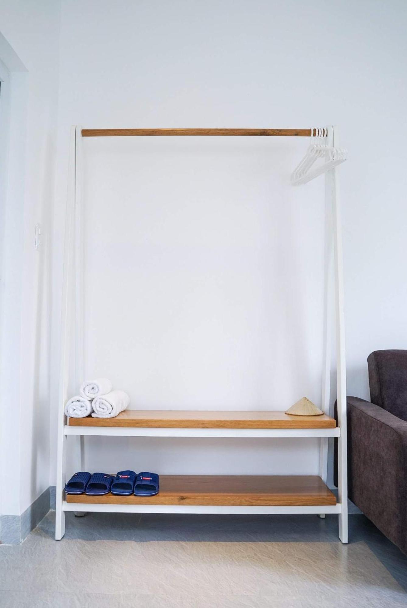 Local White House - Ecofriendly Homestay *