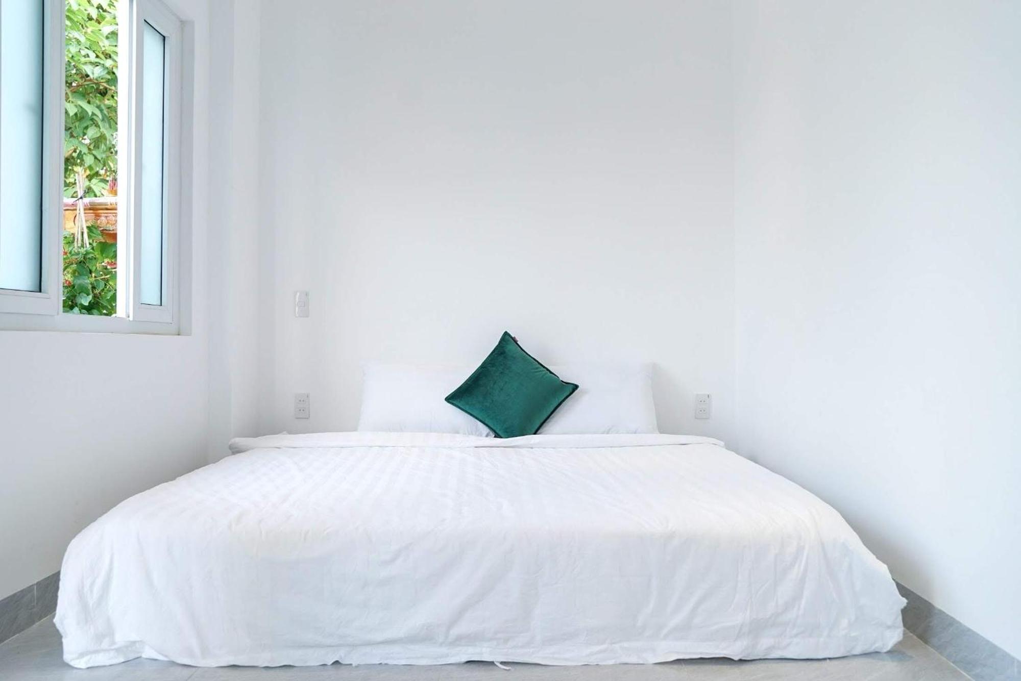 Local White House - Ecofriendly Homestay Da Nang