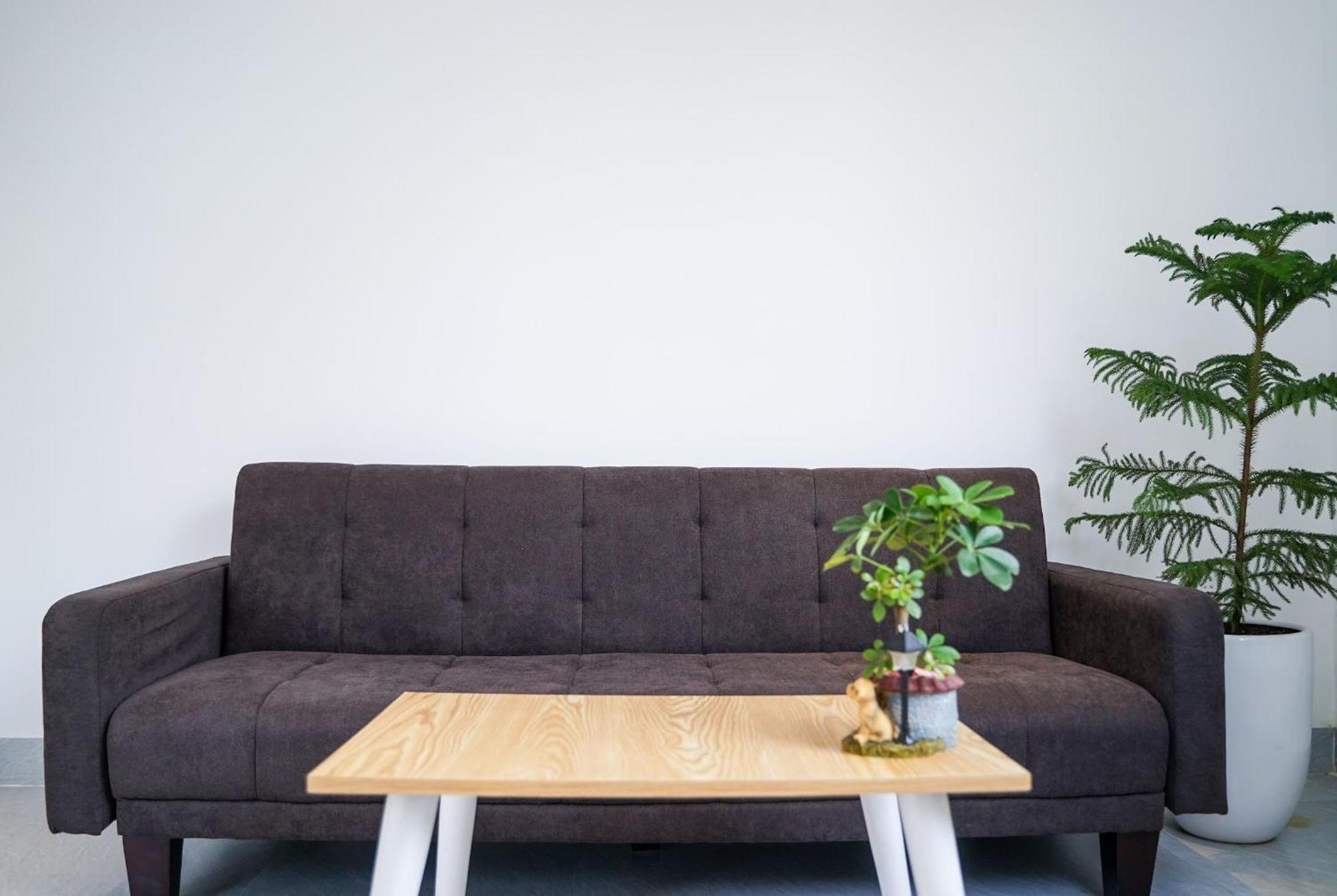 Local White House - Ecofriendly Homestay Apartment