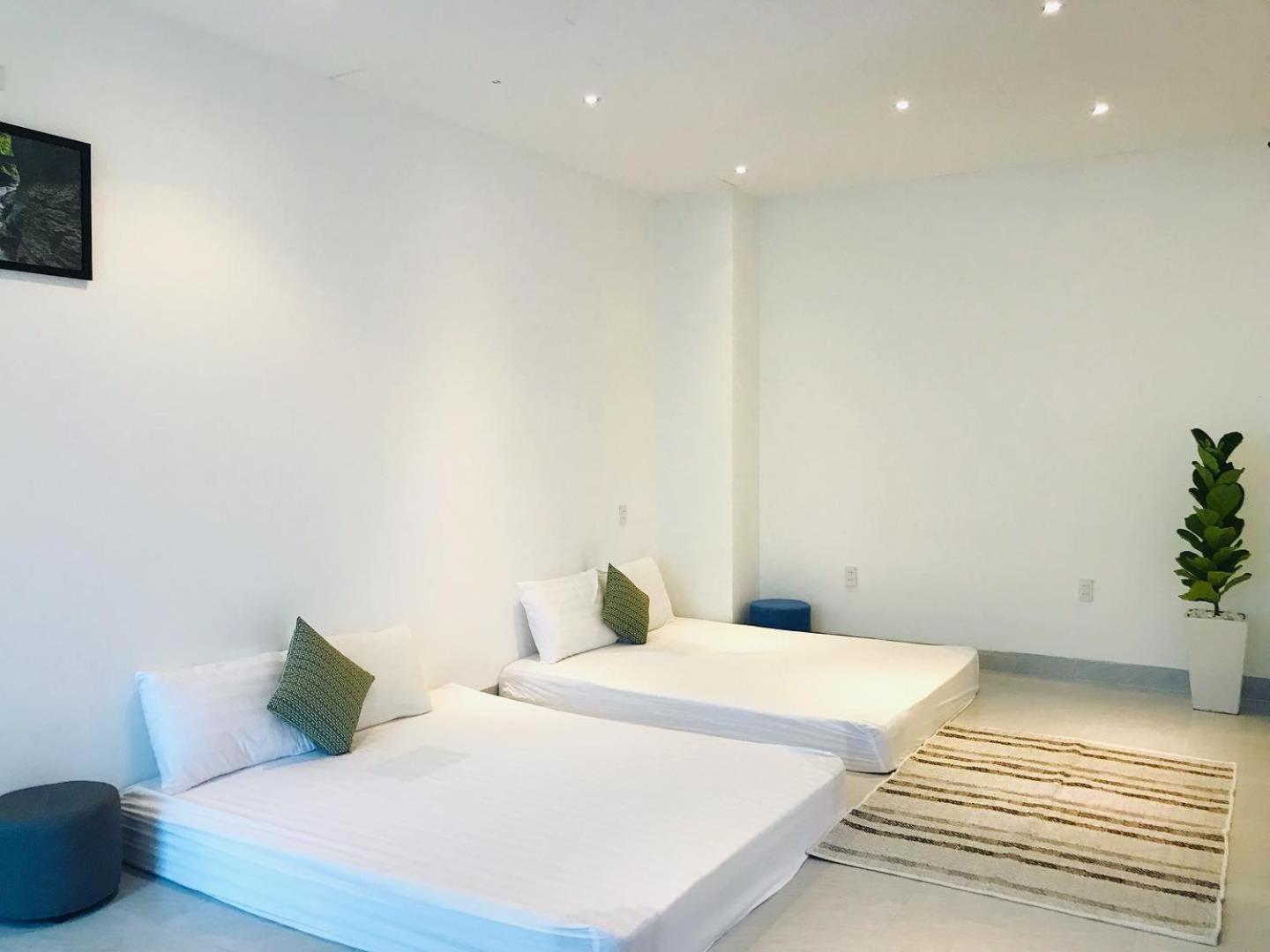 Local White House - Ecofriendly Homestay Apartment